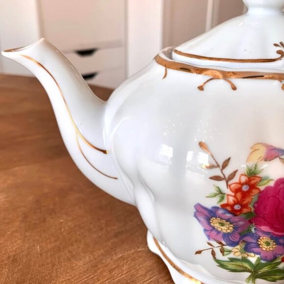 Stunning vintage musical teapot 🌸 - Picture 3 of 9